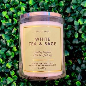 Bath & Body Works - White Barn - White Tea. & Sage 1 wick scented candle